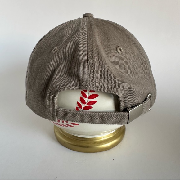 Guess Women’s Baseball Hat StrapBack Beige - Picture 7 of 12